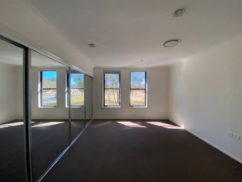 166 Washington Ave, Chinchilla QLD 4413