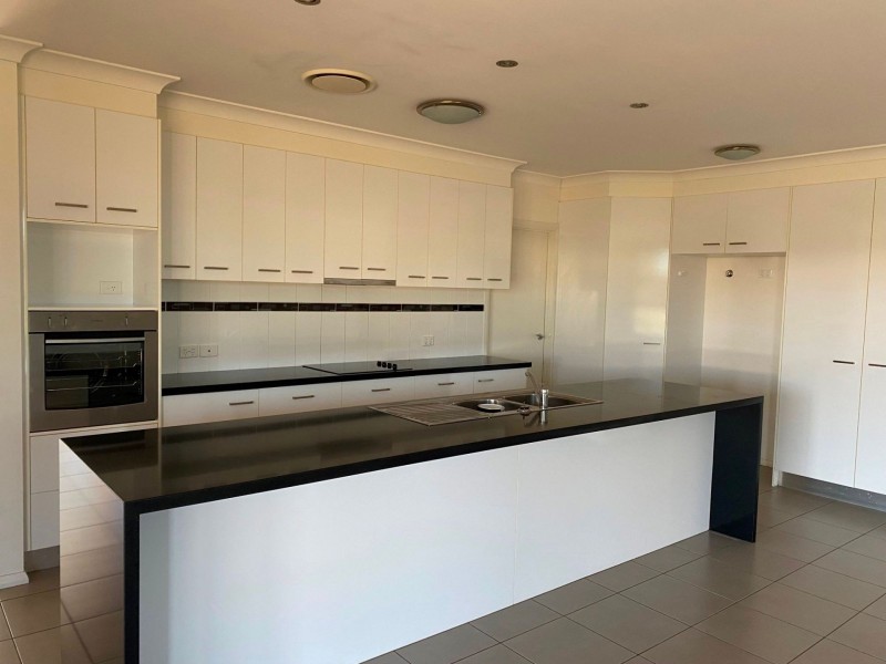 166 Washington Ave, Chinchilla QLD 4413