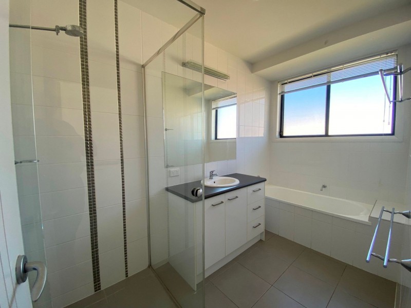 166 Washington Ave, Chinchilla QLD 4413