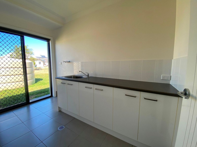 166 Washington Ave, Chinchilla QLD 4413