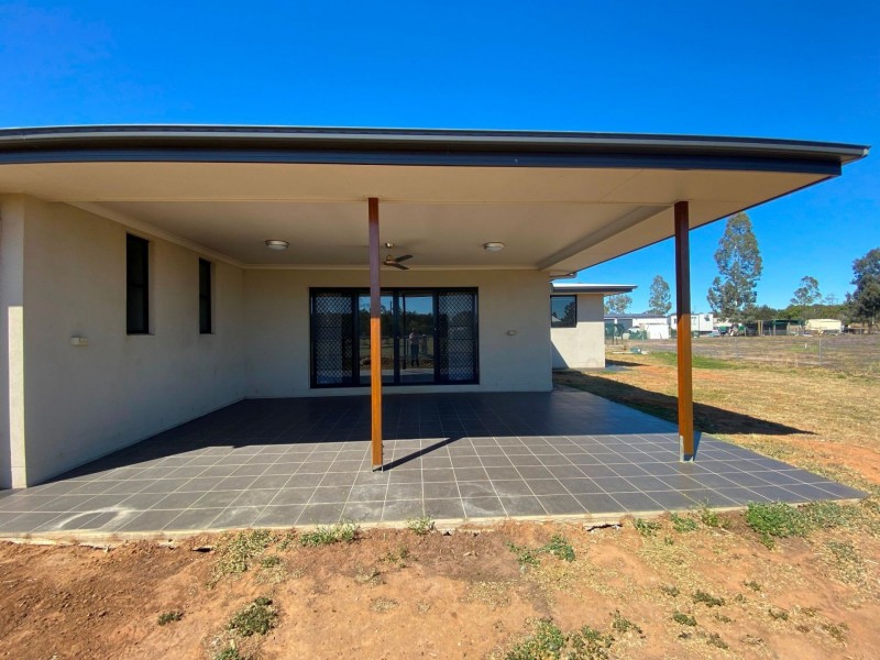 166 Washington Ave, Chinchilla QLD 4413