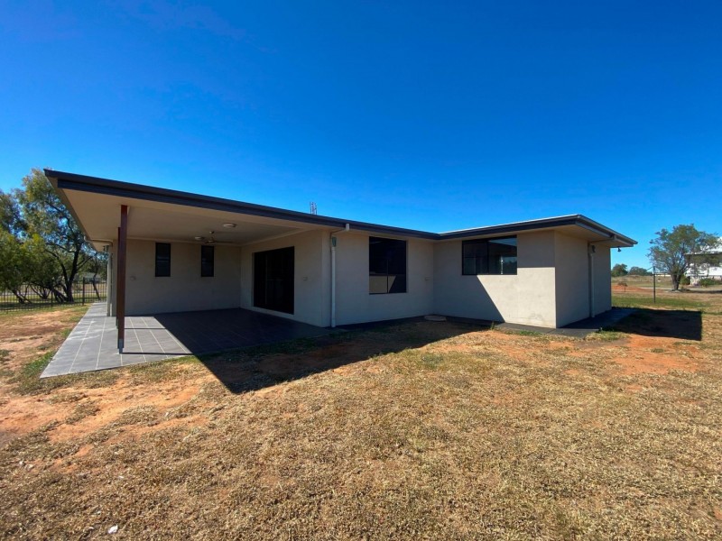 166 Washington Ave, Chinchilla QLD 4413