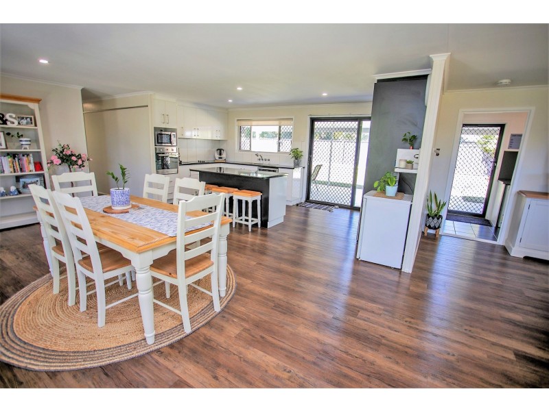 37 Atkins Street, Chinchilla QLD 4413