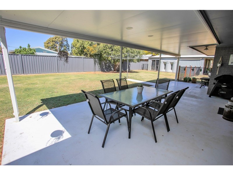 37 Atkins Street, Chinchilla QLD 4413