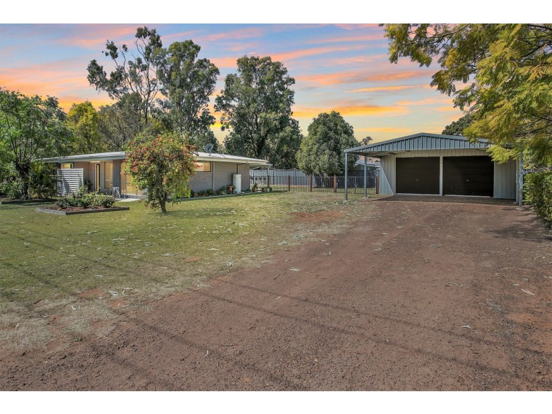 37 Atkins Street, Chinchilla QLD 4413