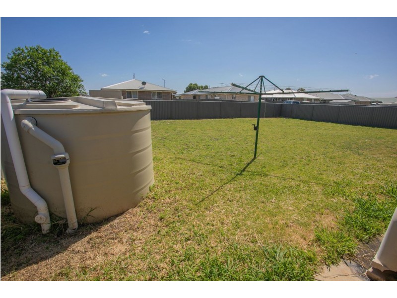 23 Cameron St, Chinchilla QLD 4413