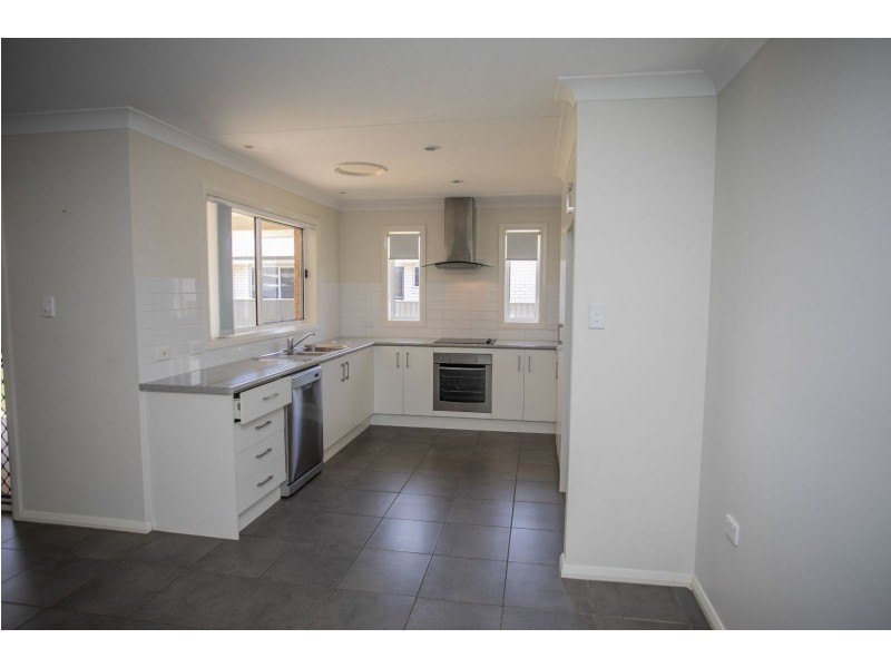 23 Cameron St, Chinchilla QLD 4413