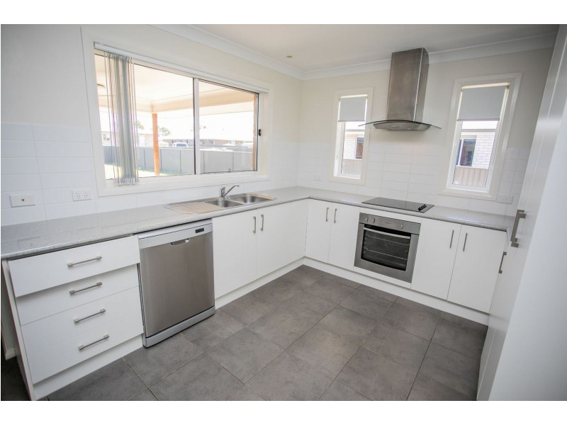 23 Cameron St, Chinchilla QLD 4413