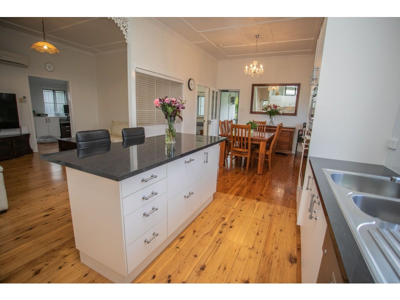 33 Heeney Street, Chinchilla QLD 4413