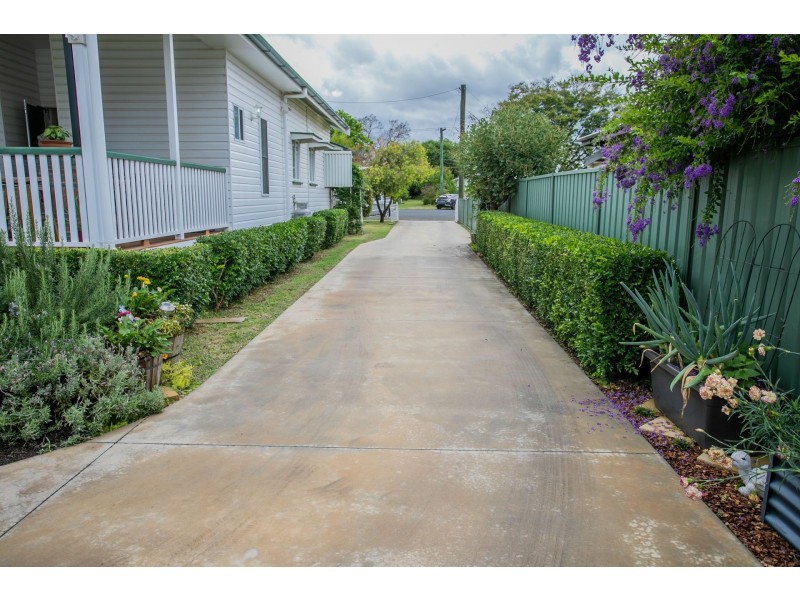 33 Heeney Street, Chinchilla QLD 4413