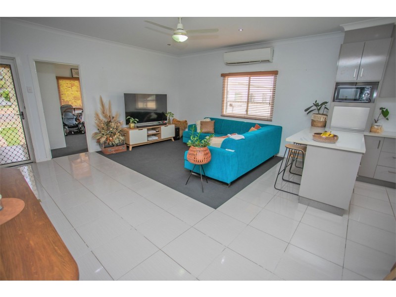 1 Crescent Avenue, Chinchilla QLD 4413