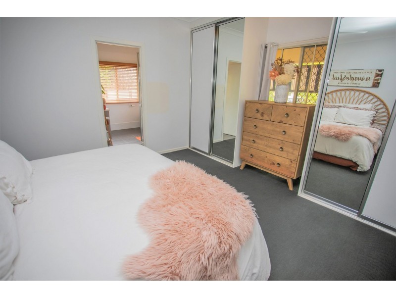 1 Crescent Avenue, Chinchilla QLD 4413