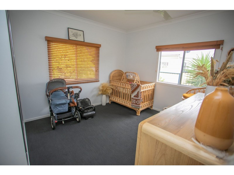 1 Crescent Avenue, Chinchilla QLD 4413