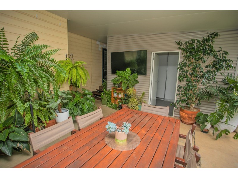 1 Crescent Avenue, Chinchilla QLD 4413