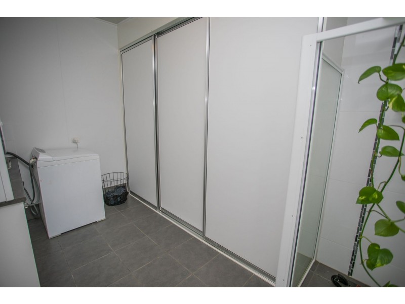 1 Crescent Avenue, Chinchilla QLD 4413