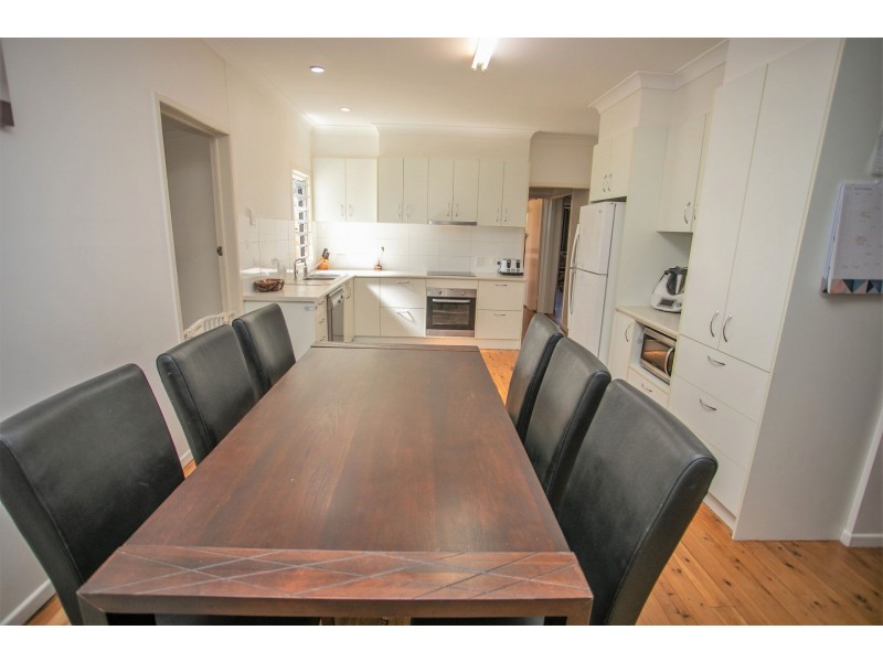 4 Windmill Road, Chinchilla QLD 4413