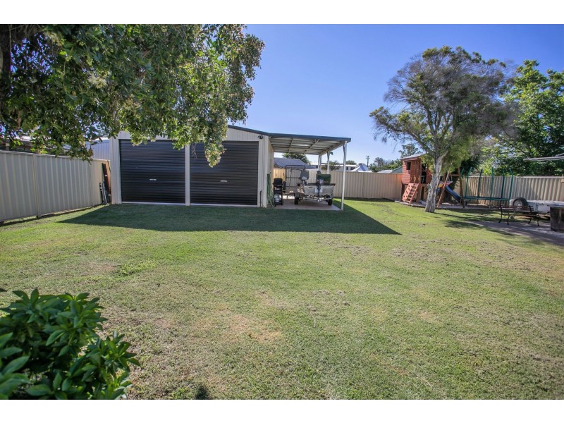 4 Windmill Road, Chinchilla QLD 4413