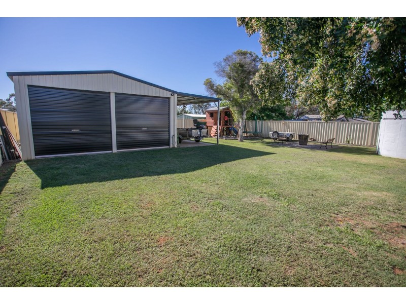 4 Windmill Road, Chinchilla QLD 4413
