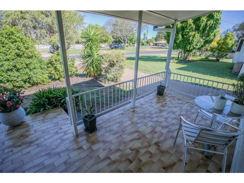 4 Windmill Road, Chinchilla QLD 4413