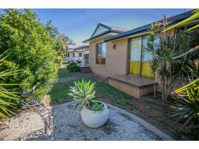 4 Windmill Road, Chinchilla QLD 4413