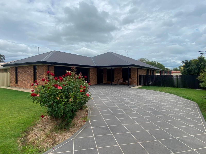 9 Back Ave, Chinchilla QLD 4413