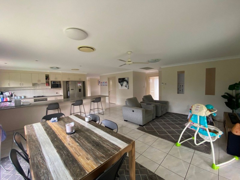 9 Back Ave, Chinchilla QLD 4413