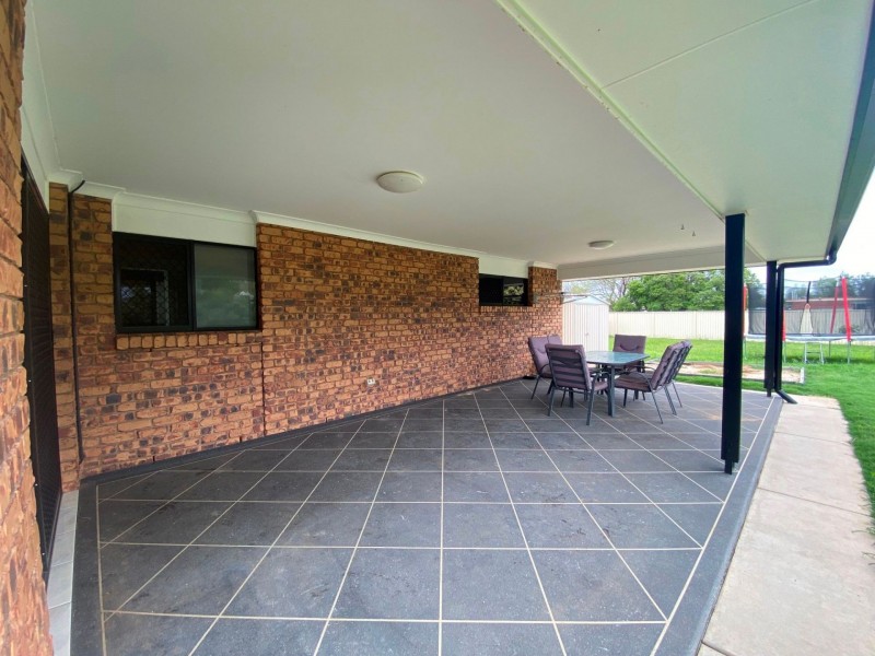 9 Back Ave, Chinchilla QLD 4413