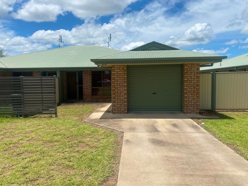 2/107 ZELLER ST, Chinchilla QLD 4413