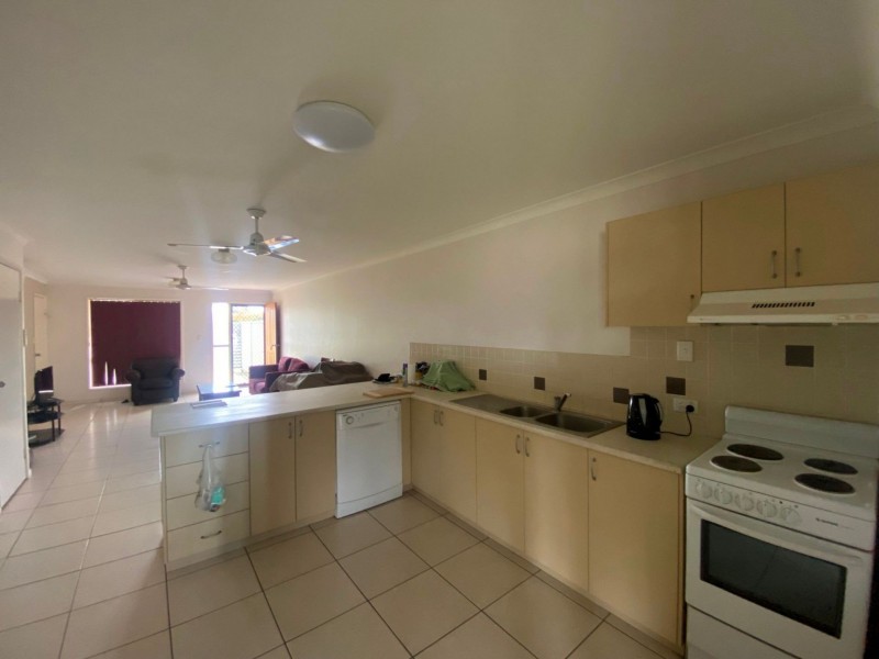 2/107 ZELLER ST, Chinchilla QLD 4413