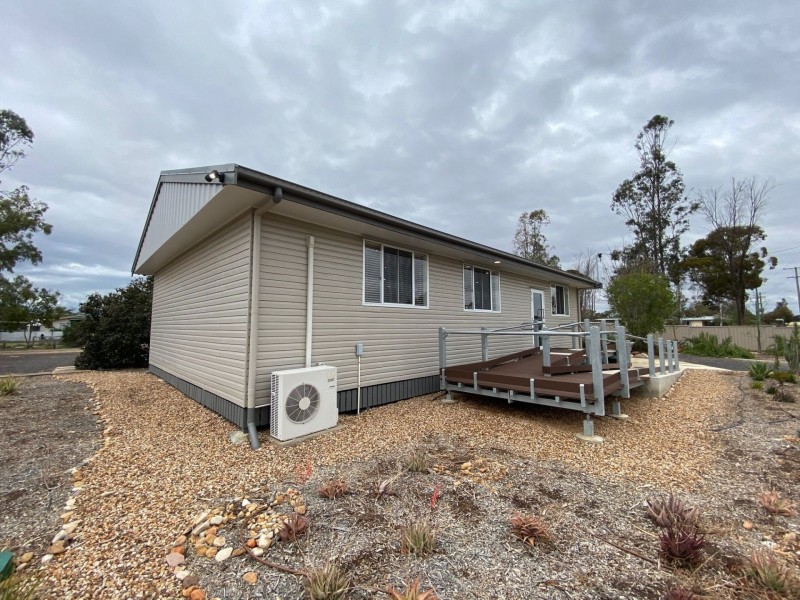 12 Tucker St, Tara QLD 4421