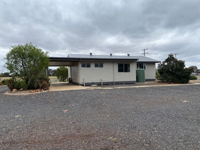 12 Tucker St, Tara QLD 4421