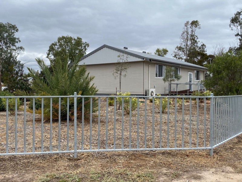 12 Tucker St, Tara QLD 4421