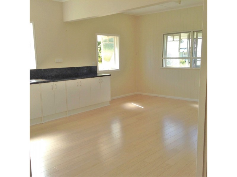 8 Evans Street, Chinchilla QLD 4413