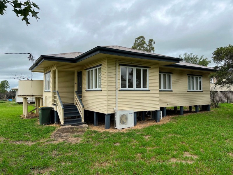 8 East St, Wandoan QLD 4419
