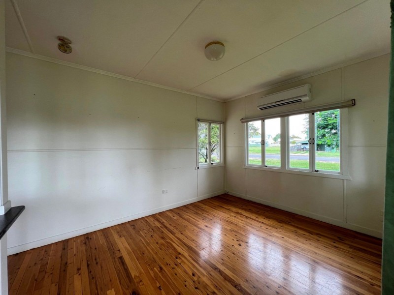 8 East St, Wandoan QLD 4419