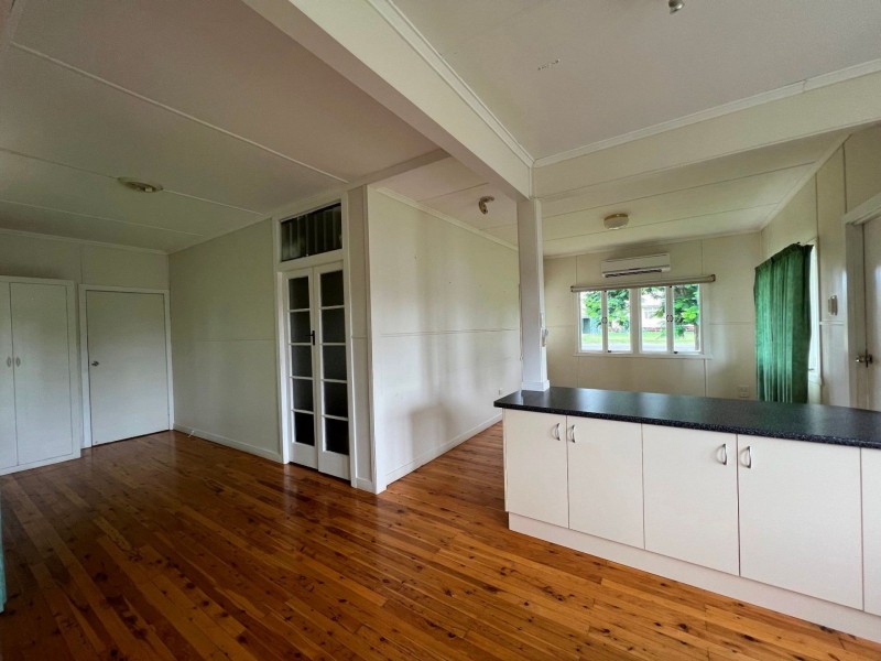 8 East St, Wandoan QLD 4419