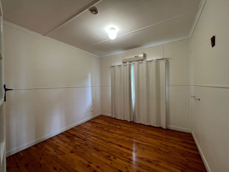 8 East St, Wandoan QLD 4419