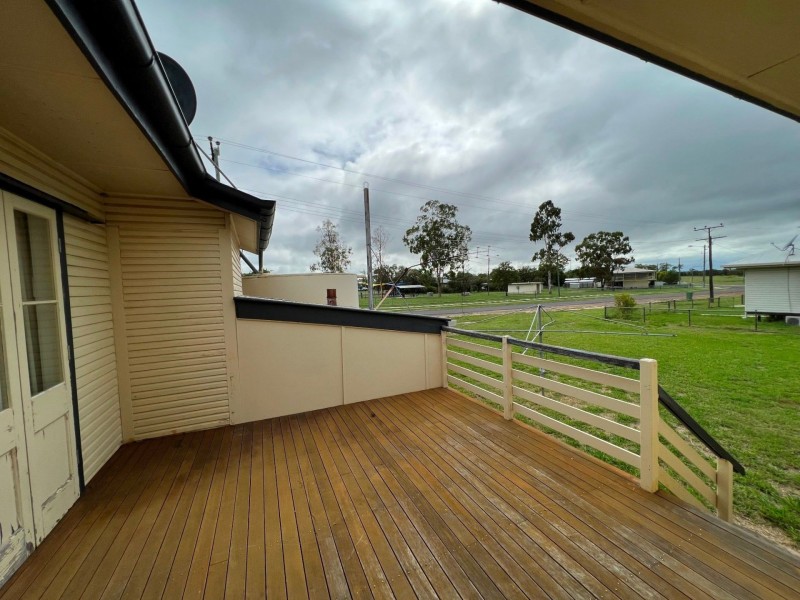 8 East St, Wandoan QLD 4419