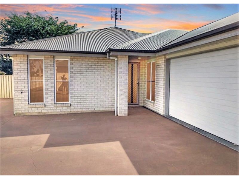 3/54 Windmill Road, Chinchilla QLD 4413