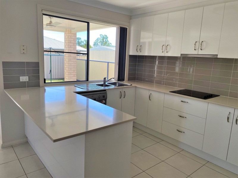 3/54 Windmill Road, Chinchilla QLD 4413