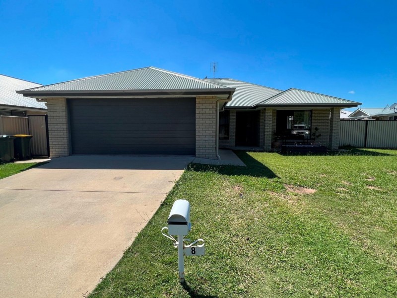 8 Lewis St, Chinchilla QLD 4413