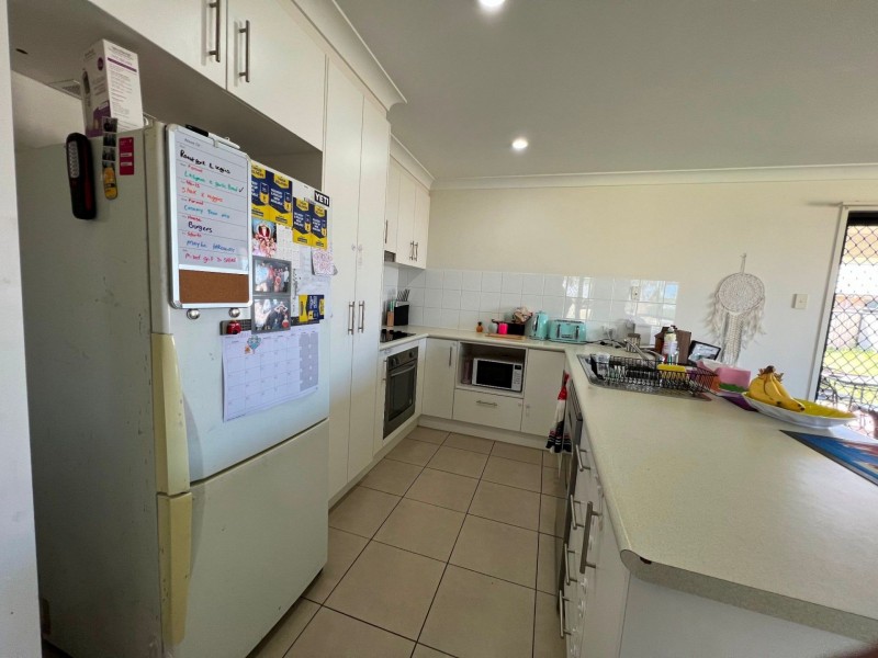 8 Lewis St, Chinchilla QLD 4413