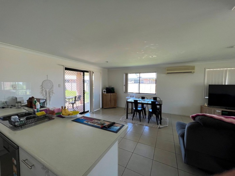 8 Lewis St, Chinchilla QLD 4413