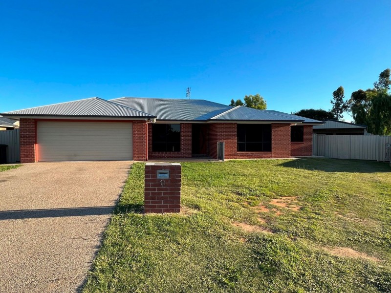 11 Lewis Street, Chinchilla QLD 4413