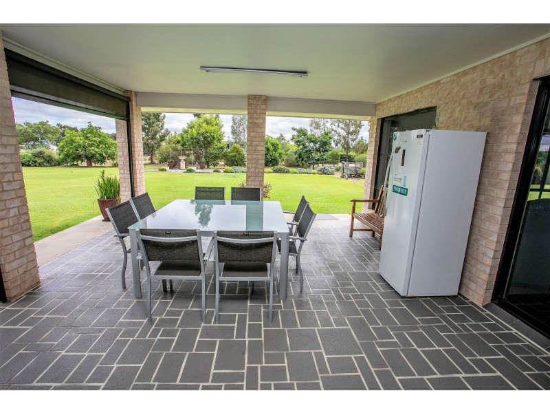 36 Ainsworth Street, Chinchilla QLD 4413