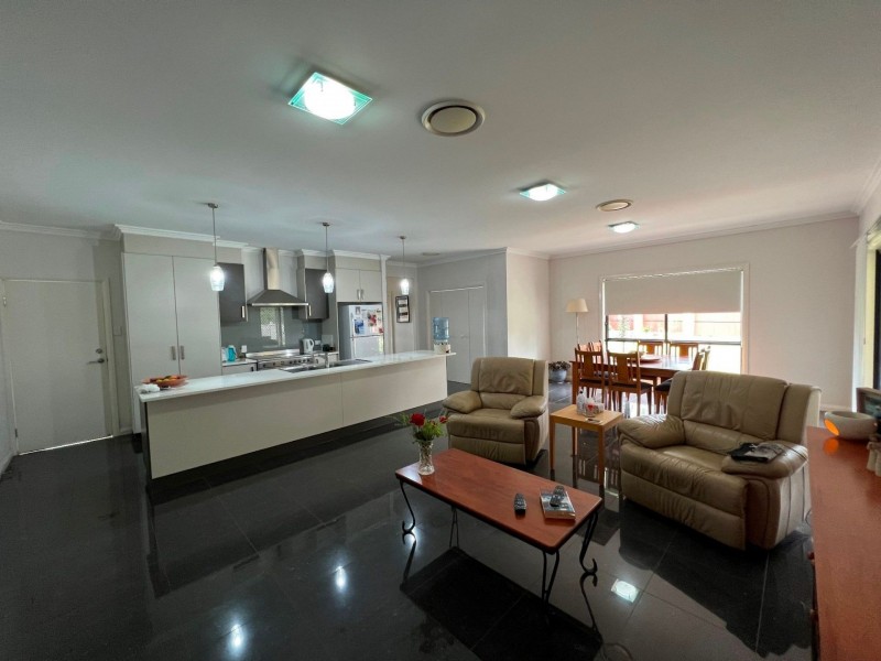 1 Sommerfeld Cres, Chinchilla QLD 4413