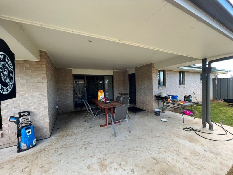 6 Dudley St, Chinchilla QLD 4413