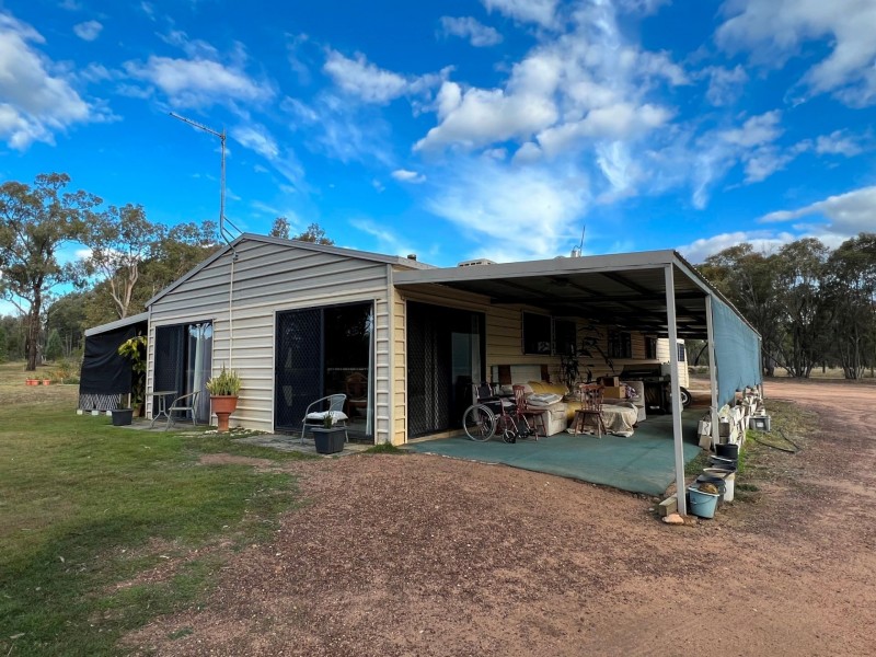 75 Golden Glow Road, Tara QLD 4421