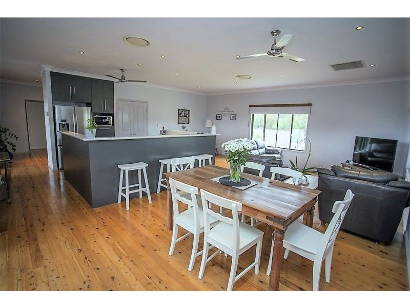 74 Ainsworth Street, Chinchilla QLD 4413