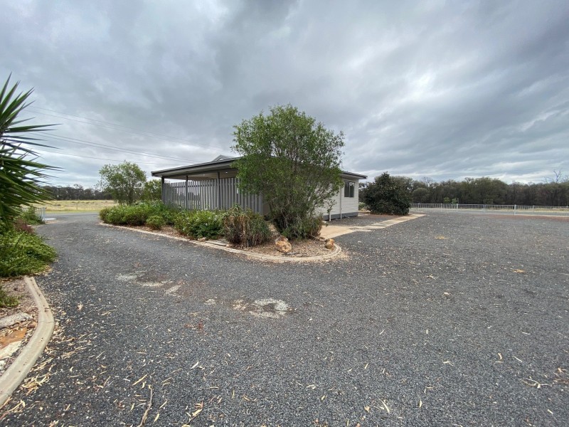 12 Tucker St, Tara QLD 4421